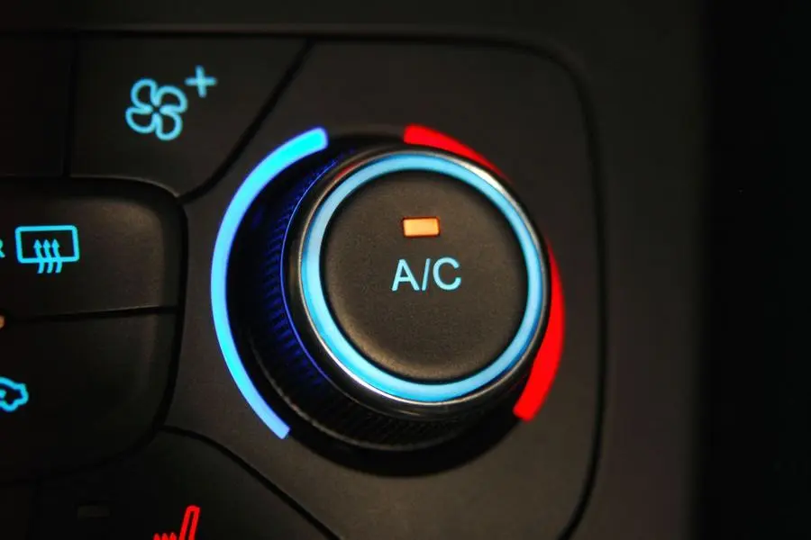 Auto air conditioning system being serviced